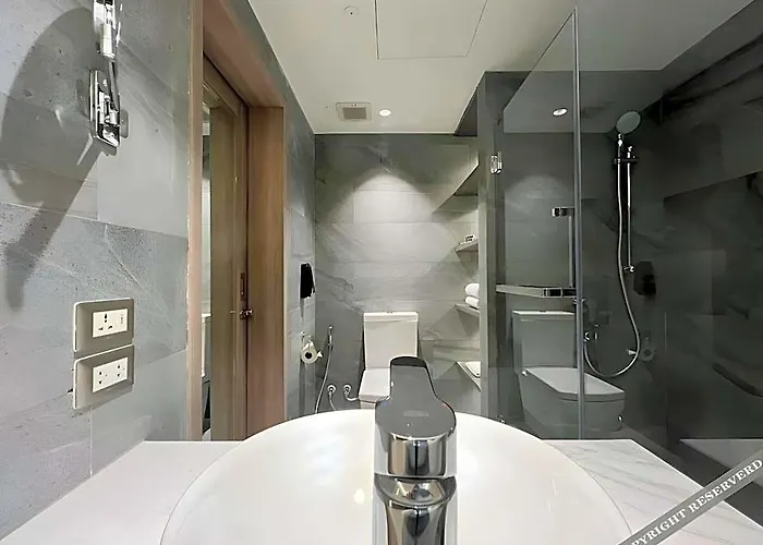 Grace At Five By Grace Hotel 4*